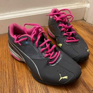 Women’s Puma running shoes. Size 7